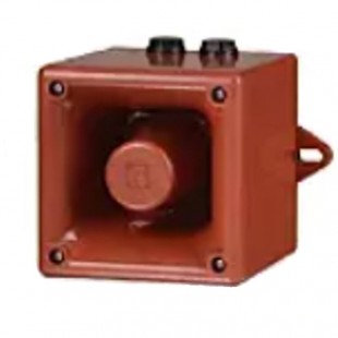 A105NDC024AA0A1R elektronická siréna multitónová, 10-60VDC, 113dB, 4 kanály, 64 tónů  IP66, červená, s montážními oky, vstup 2xM20, šv 130x130mm, h 134mm
