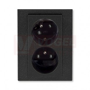 5513H-C02357 63 Zásuvka dvojnásobná s ochr. kolíky, s clonkami, s natočenou dutinou; onyx/kouřová černá - Levit, Levit M